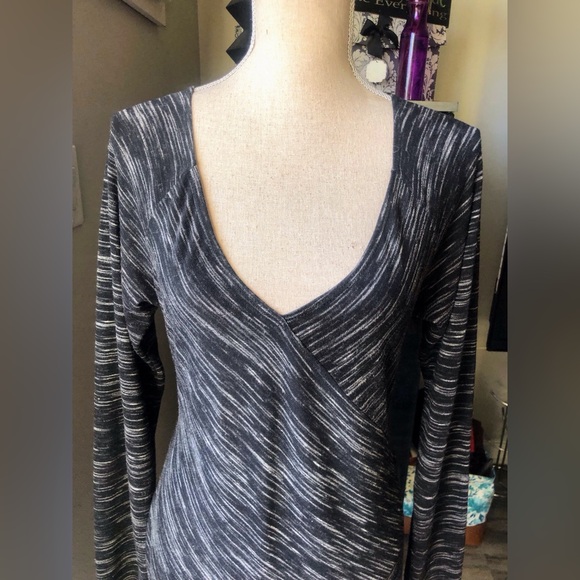 NWOT Max Edition LS V-Neck Tunic Sweater- XL - Picture 2 of 7